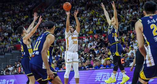 黄雅琼&刘雨辰今日大婚！马龙、王楚钦、樊振东等人送上祝福